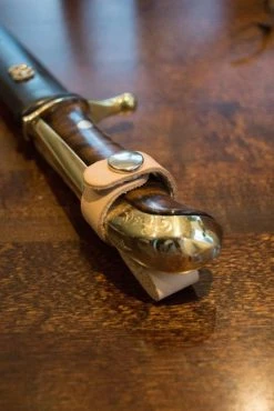 Iisakki Järvenpää Puukkopistin M2021 Suomen Leijona -Bergner Store messinkipistin vaalealla soljella 4